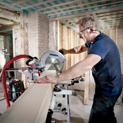 Scie à Onglet Et Radiale Scie Onglet Et Radiale Metabo KGS 305 M 1600W Diamètre 305 Mm 619305000